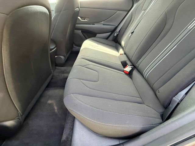 Used 2023 Hyundai Elantra SEL w/ Convenience Package image 6