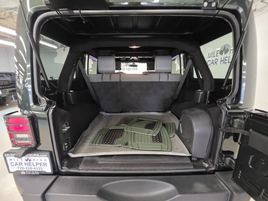 Used 2010 Jeep Wrangler Unlimited Rubicon w/ Dual Top Group AWD/4WD image 25
