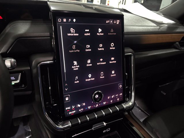 Used 2026 GMC Yukon Denali w/ Advanced Technology Package AWD/4WD image 24