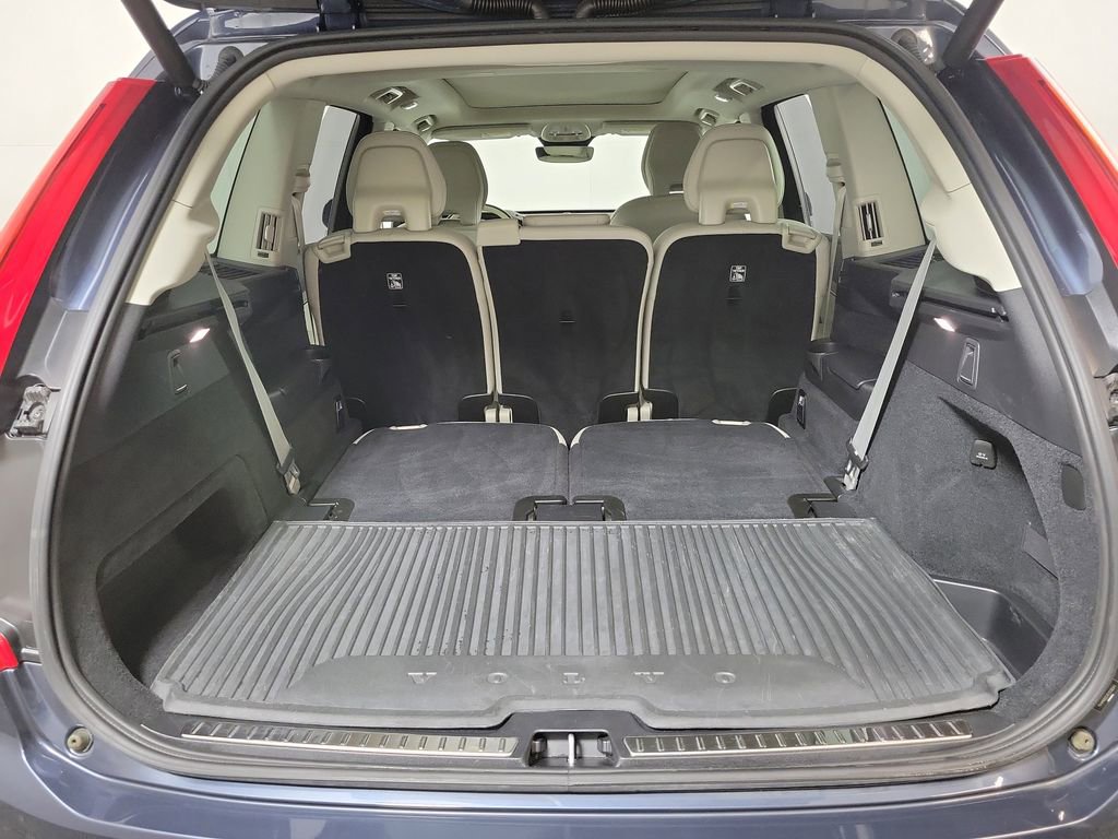 Certified 2024 Volvo XC90 T8 Plus AWD/4WD image 11