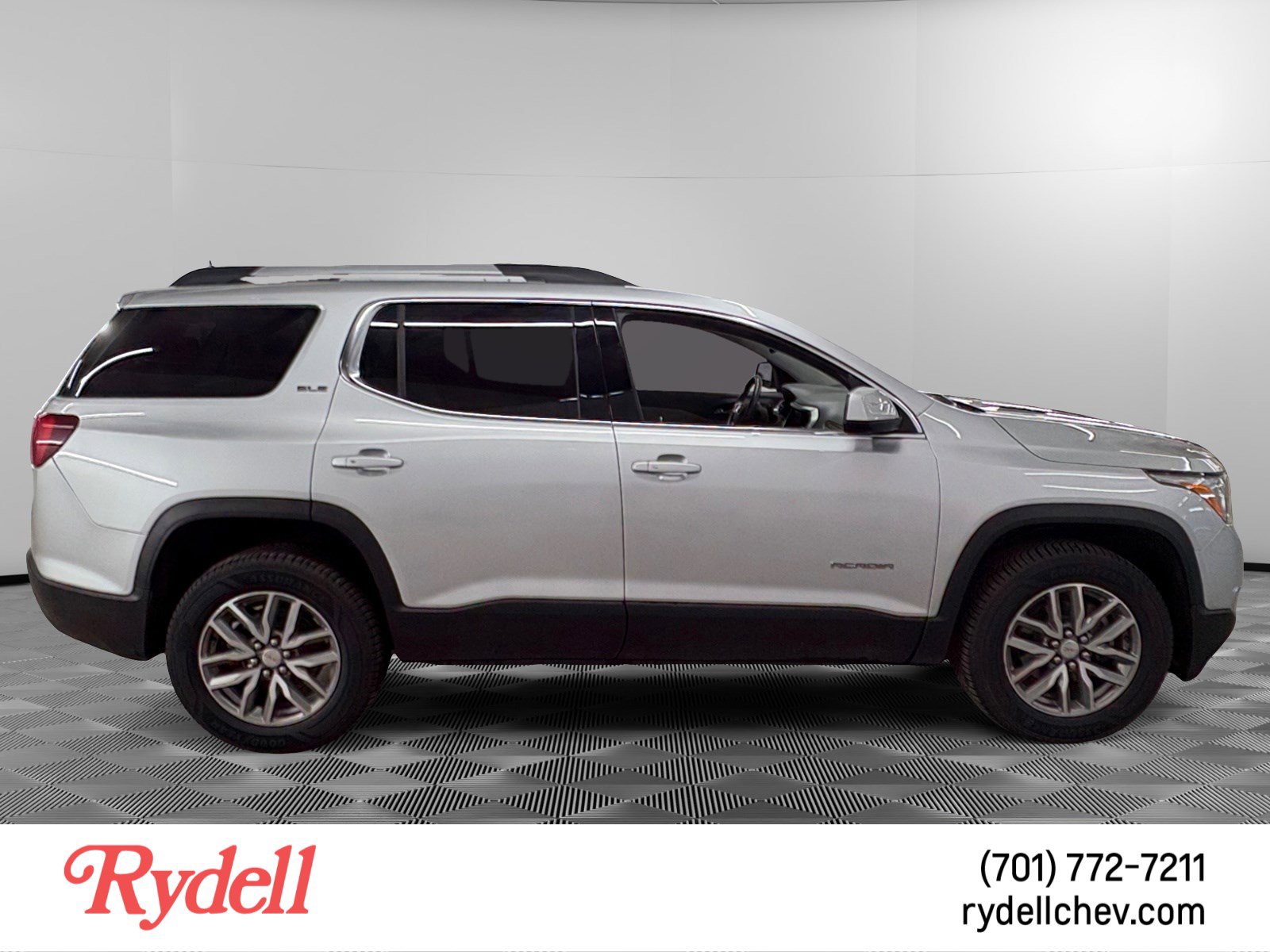 Used 2018 GMC Acadia SLE AWD/4WD image 6