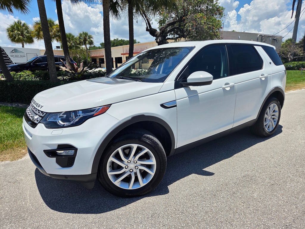 Used 2017 Land Rover Discovery Sport HSE AWD/4WD image 9