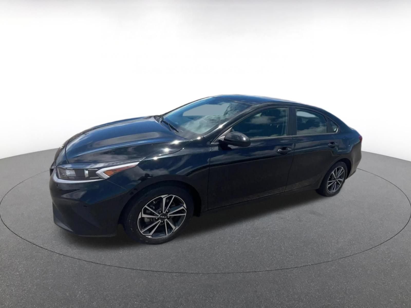 Used 2024 Kia Forte LXS FWD image 7