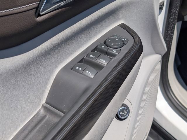 Used 2022 GMC Acadia SLT w/ Preferred Package FWD image 16