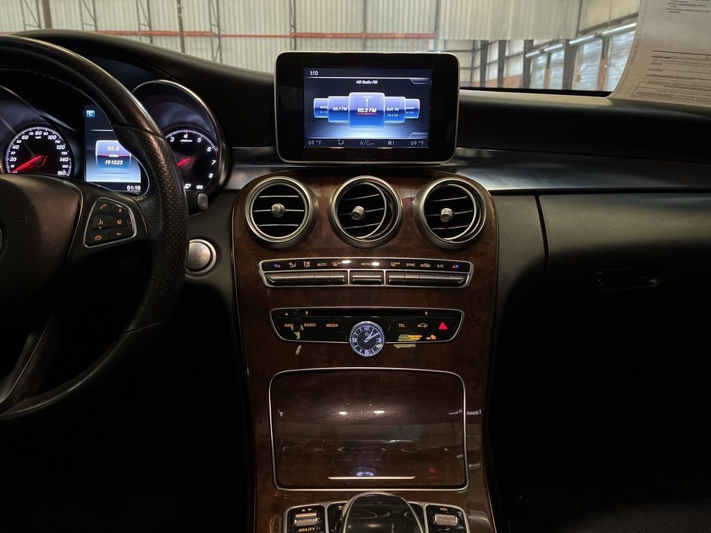 Used 2015 Mercedes-Benz C 300 4MATIC Sedan image 33