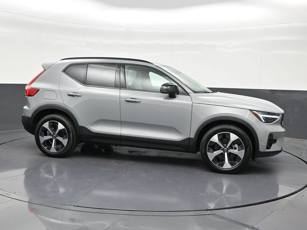 New 2026 Volvo XC40 B5 Plus w/ Protection Package Premier AWD/4WD image 6