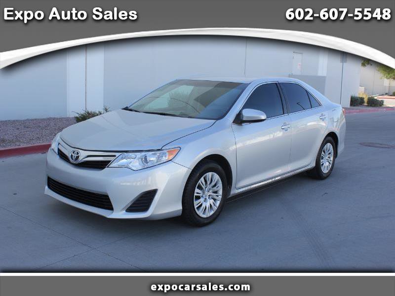 Used 2014 Toyota Camry LE FWD image 1