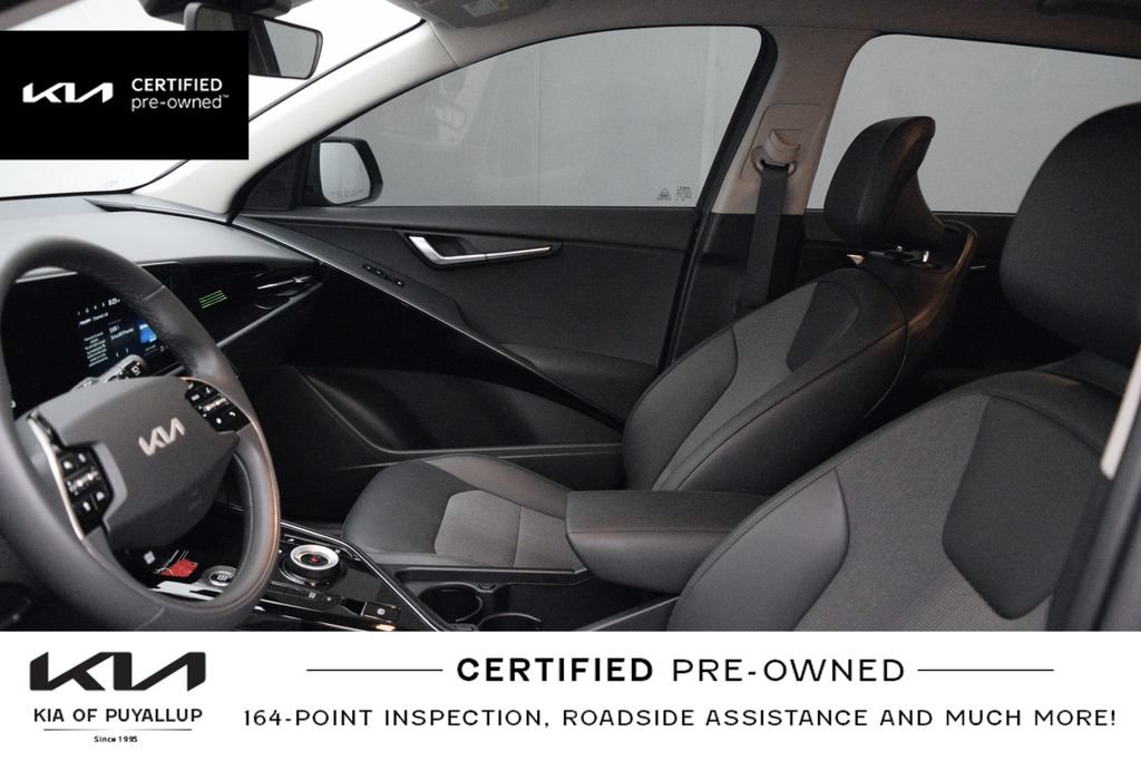 Certified 2025 Kia Niro EX FWD image 11