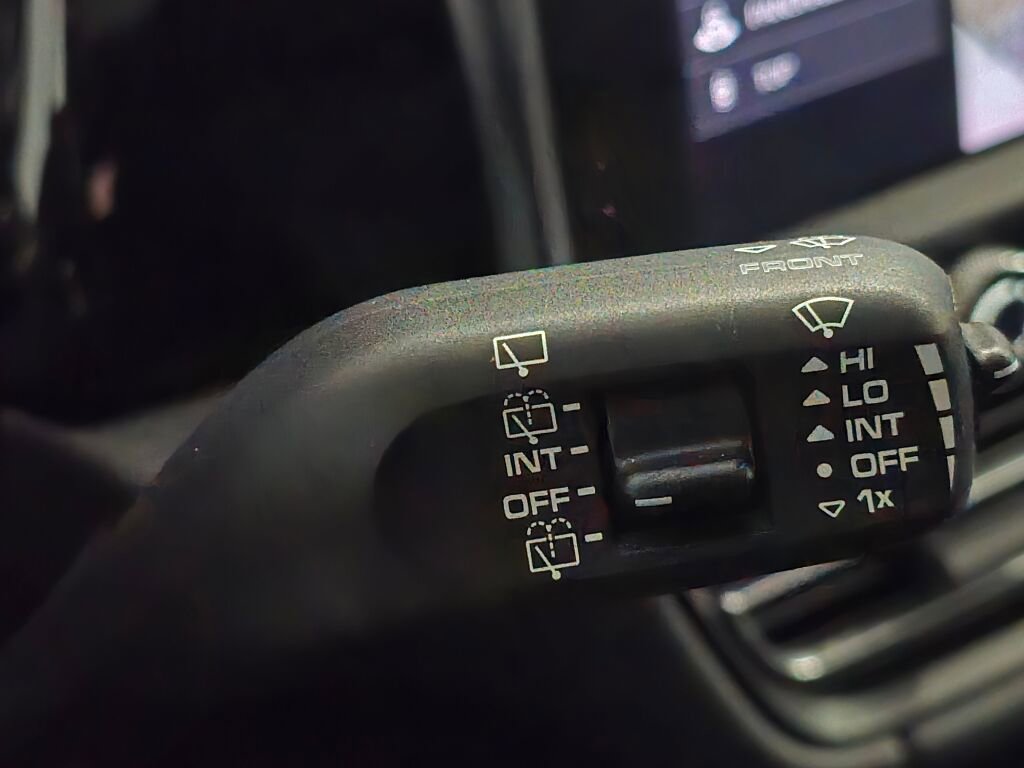 Certified 2025 Porsche Macan image 41