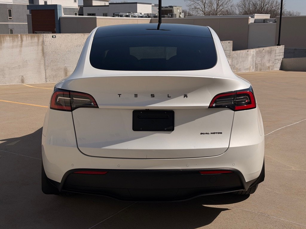 Used 2021 Tesla Model Y Long Range image 3