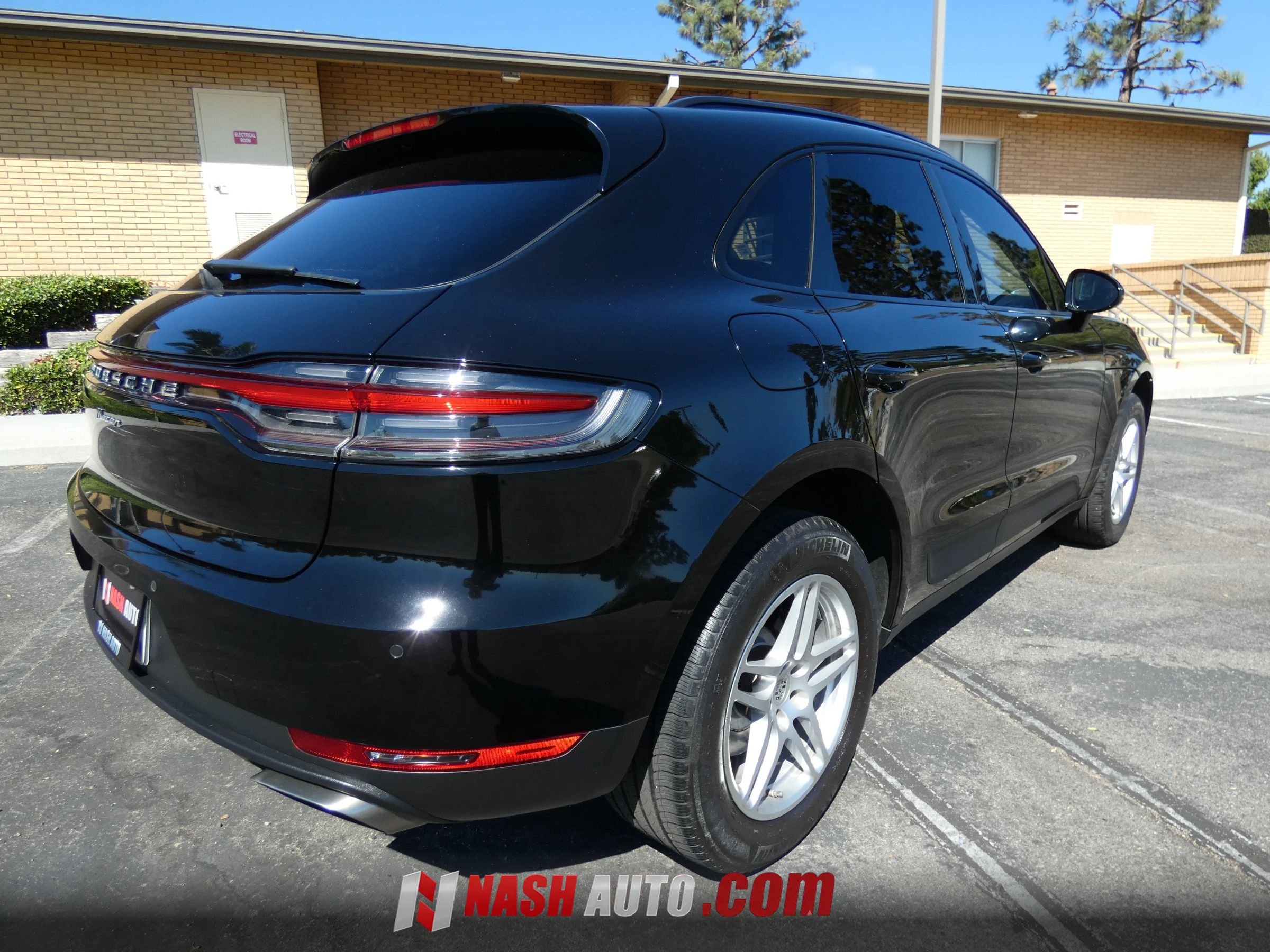 Used 2020 Porsche Macan AWD/4WD image 8