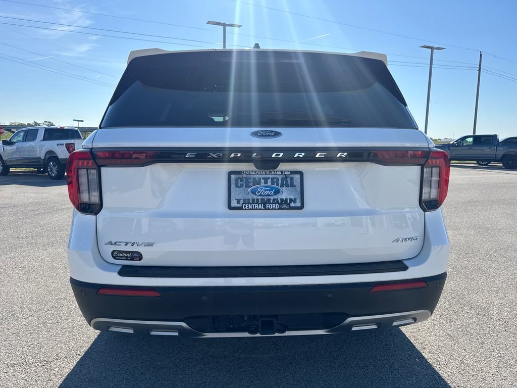 Used 2025 Ford Explorer Active w/ Active Comfort Package image 5