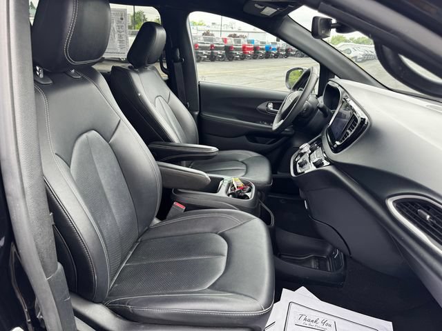 Certified 2025 Chrysler Pacifica Select FWD image 14