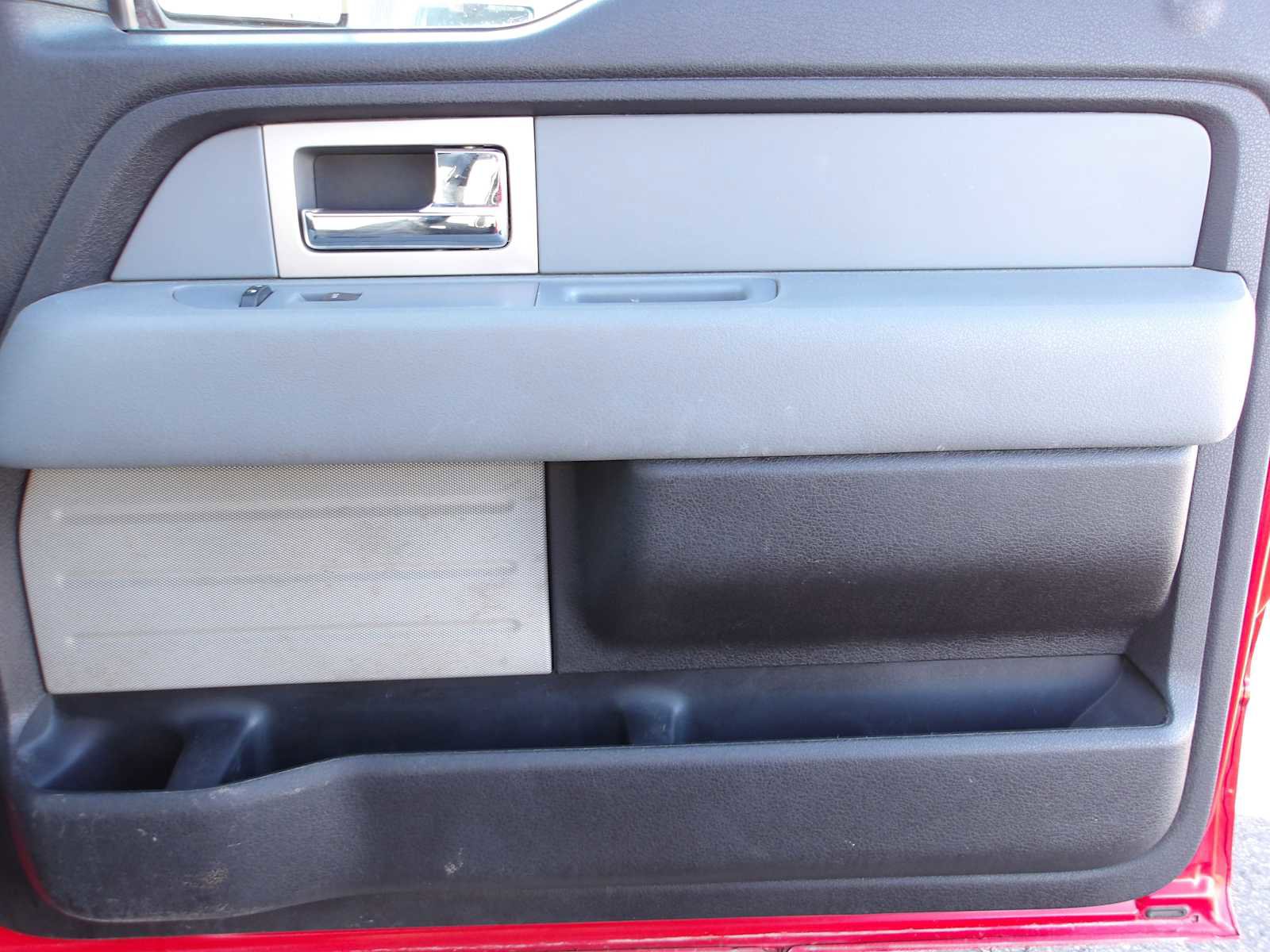 Used 2011 Ford F150 XLT w/ XLT Chrome Pkg image 22