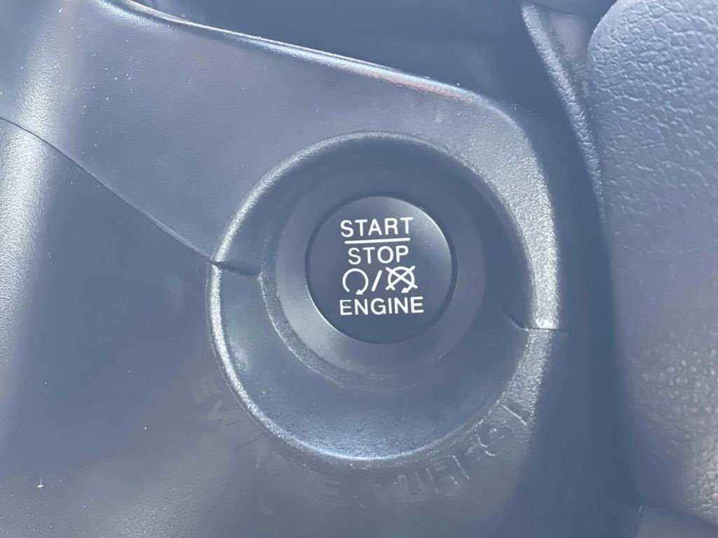 Used 2022 Jeep Renegade Sport image 17