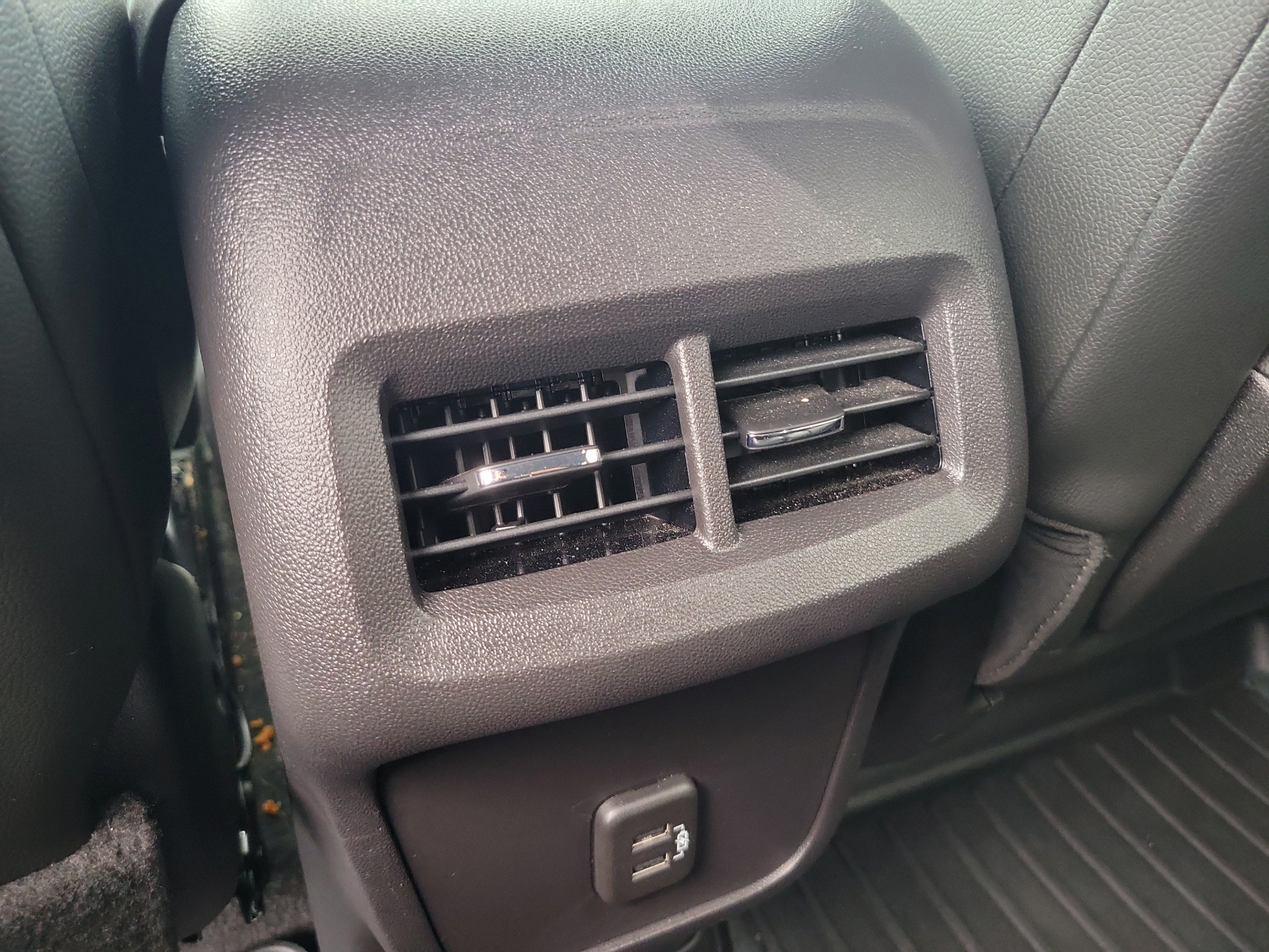 Used 2024 GMC Terrain SLT w/ Infotainment Package II FWD image 11