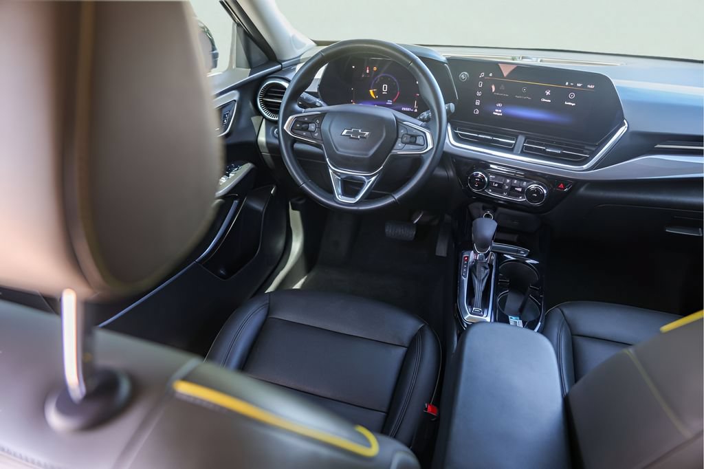 Used 2025 Chevrolet Trax ACTIV FWD image 27