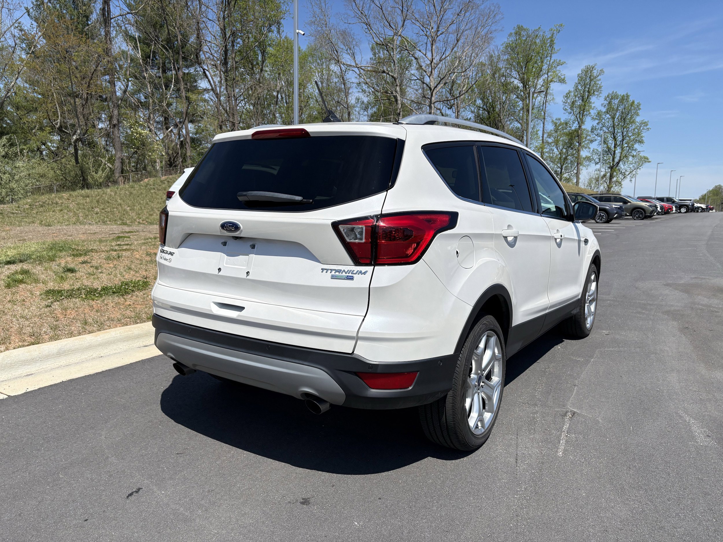 Used 2019 Ford Escape Titanium image 5