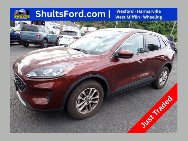 Used 2021 Ford Escape SE w/ Cold Weather Package AWD/4WD image 1