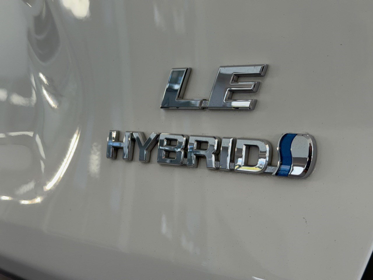 Used 2023 Toyota RAV4 LE AWD/4WD image 31