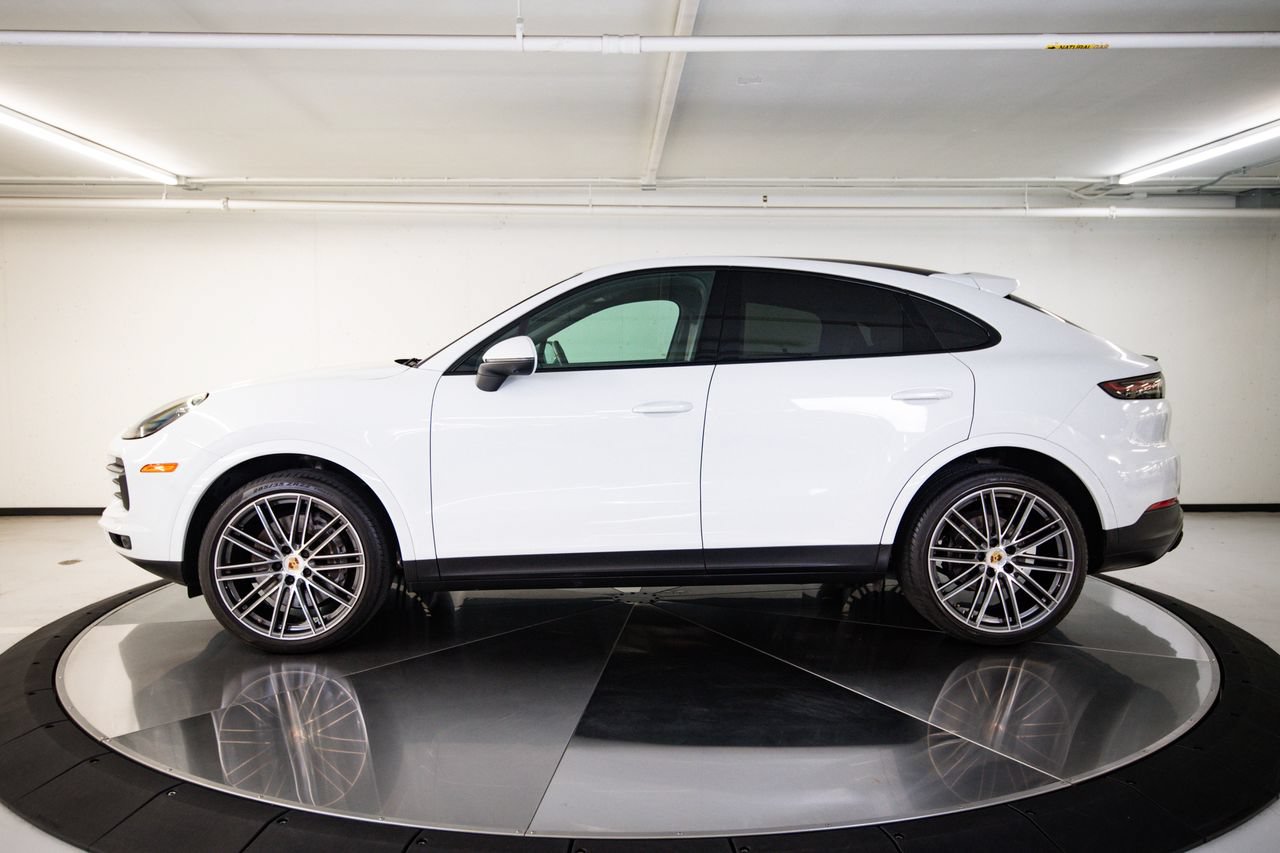 Certified 2023 Porsche Cayenne Platinum Edition AWD/4WD image 2