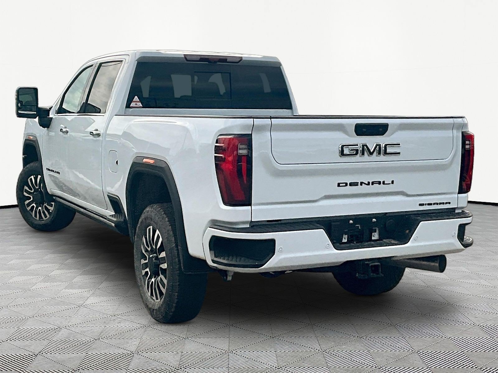New 2026 GMC Sierra 2500 Denali Ultimate w/ LPO, Black Badging Package AWD/4WD image 3