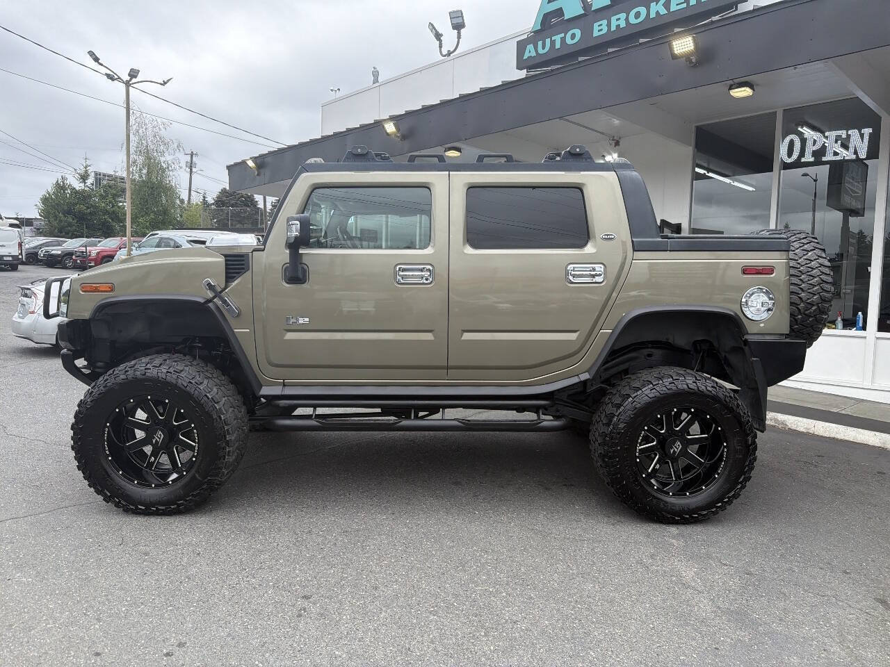 Used 2005 HUMMER H2 SUT AWD/4WD image 2
