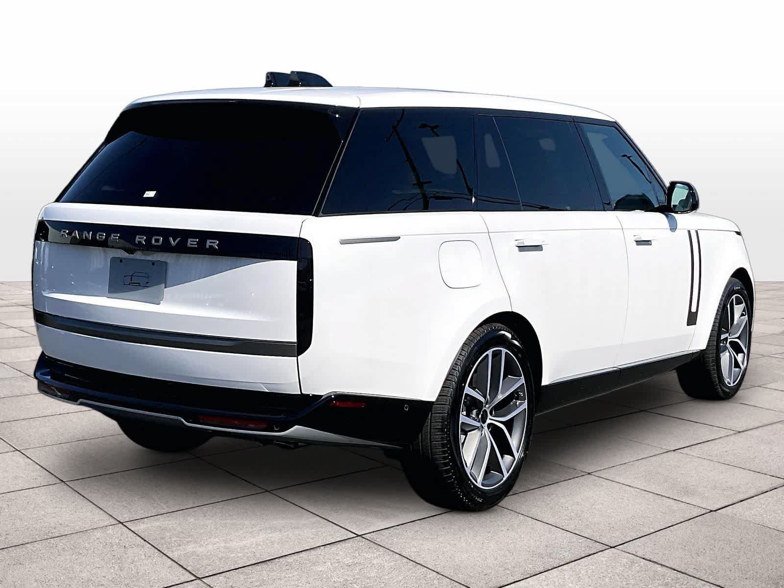 New 2026 Land Rover Range Rover Long Wheelbase SE AWD/4WD image 4