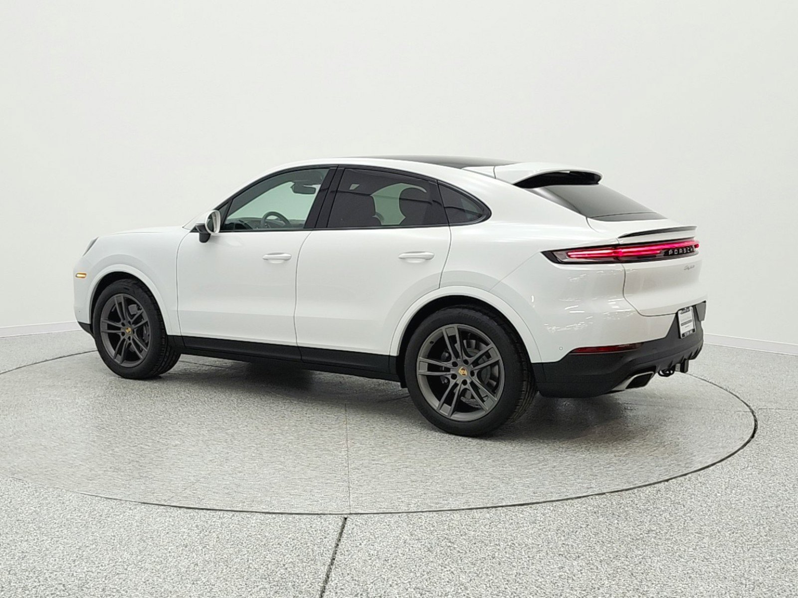 Used 2024 Porsche Cayenne Coupe image 7