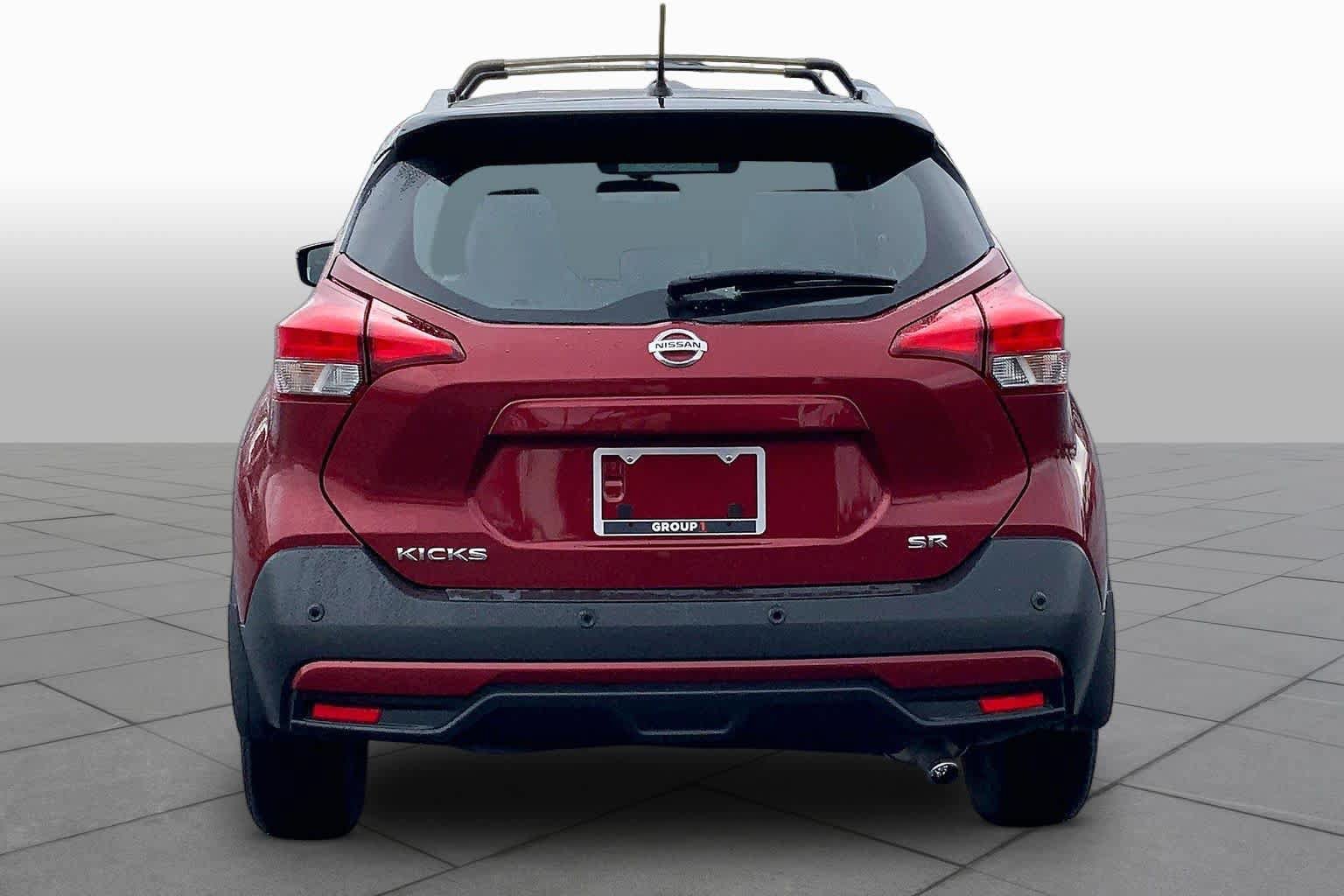 Used 2020 Nissan Kicks SR w/ SR Premium Package FWD image 5