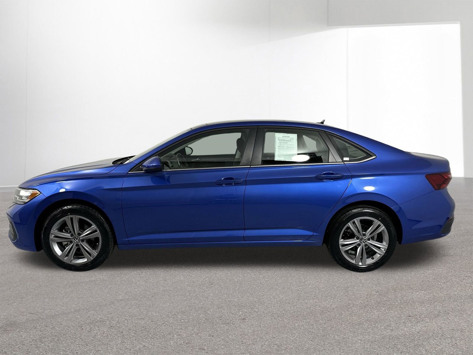 Used 2023 Volkswagen Jetta SE w/ Panoramic Sunroof Package image 29