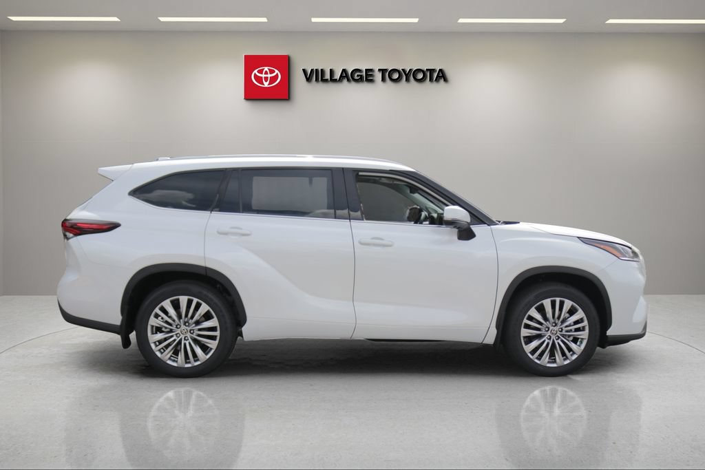 New 2026 Toyota Highlander Platinum AWD/4WD image 6