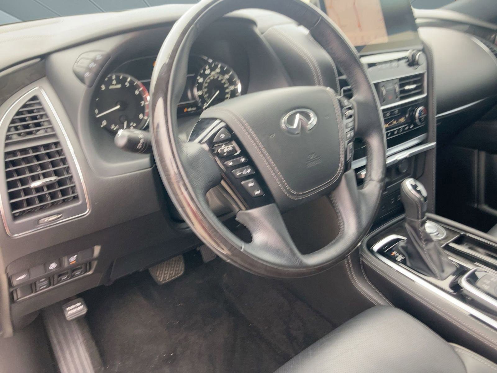 Used 2023 INFINITI QX80 Sensory w/ All-Season Package image 4