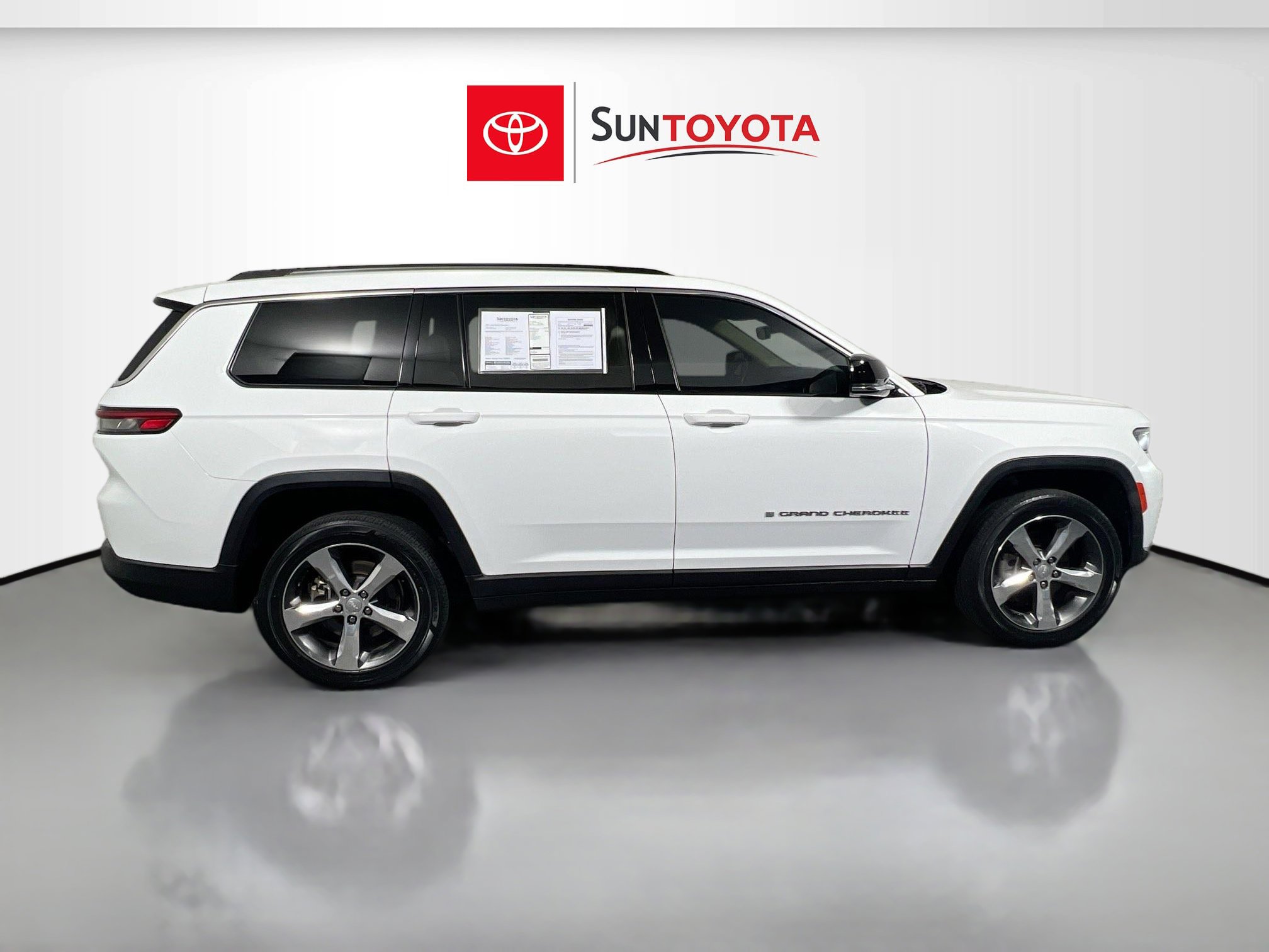 Used 2021 Jeep Grand Cherokee L Limited RWD image 2
