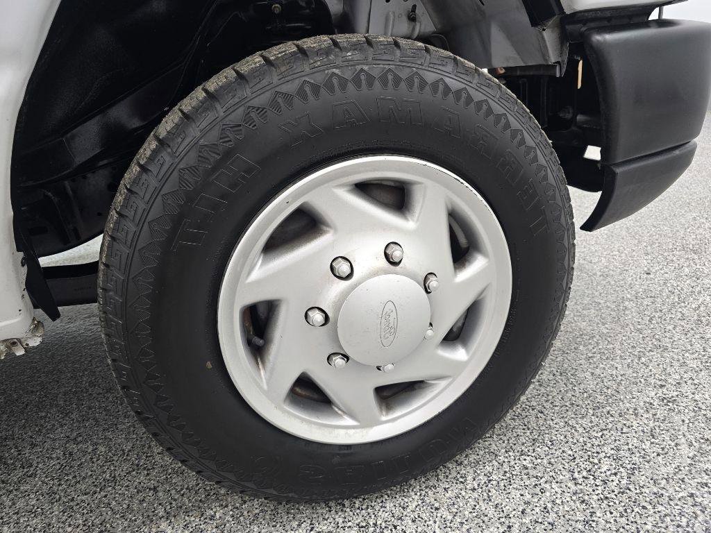 Used 2013 Ford E-150 and Econoline 150 RWD image 29
