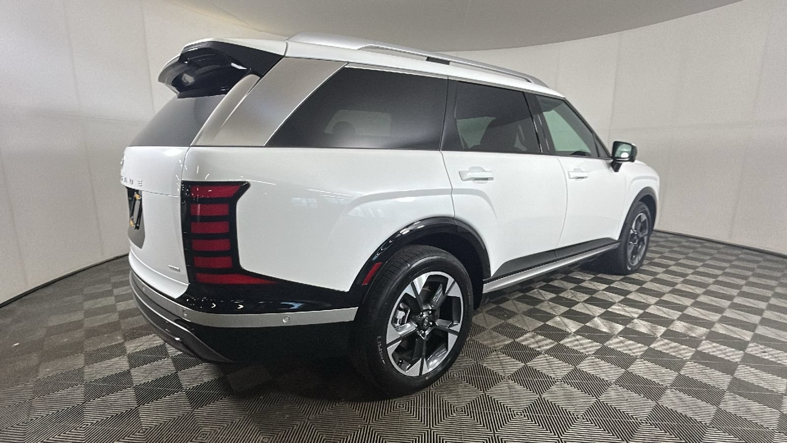 Certified 2026 Hyundai Palisade Limited AWD/4WD image 3
