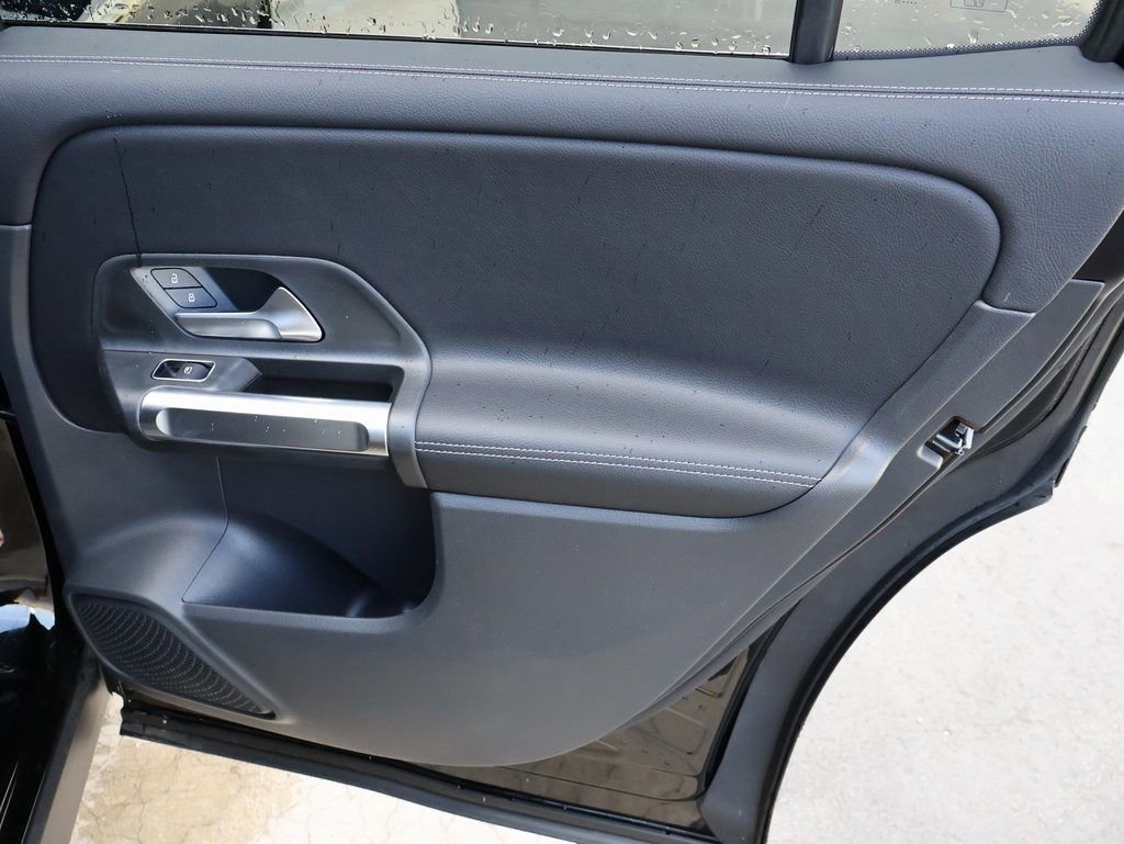 Certified 2025 Mercedes-Benz GLB 250 4MATIC image 16