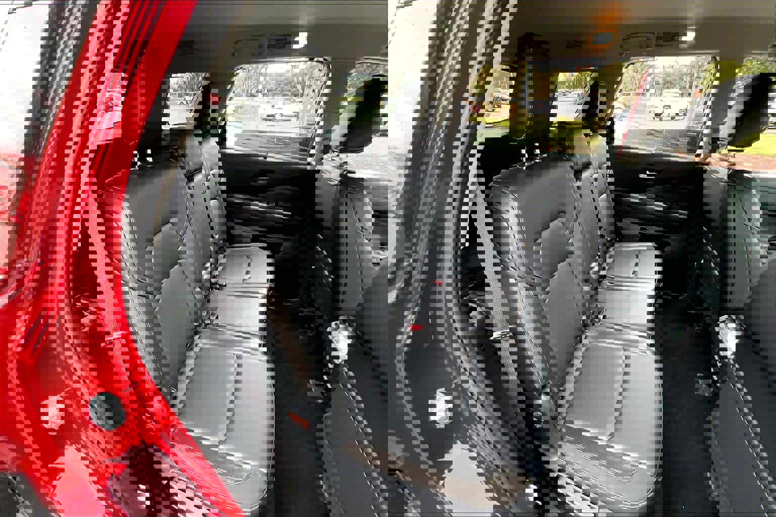 Used 2022 Nissan Pathfinder SL w/ Lighting Package (N92) image 19