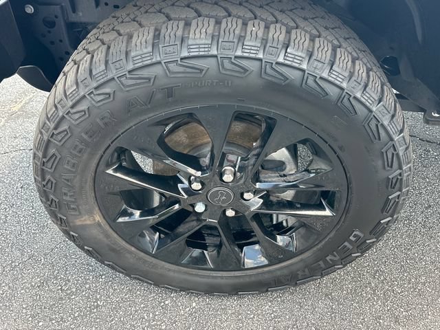 Used 2025 Jeep Gladiator Sport AWD/4WD image 24