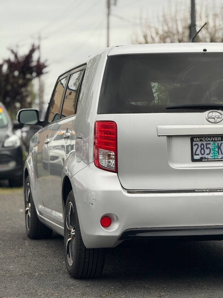 Used 2014 Scion xB FWD image 8