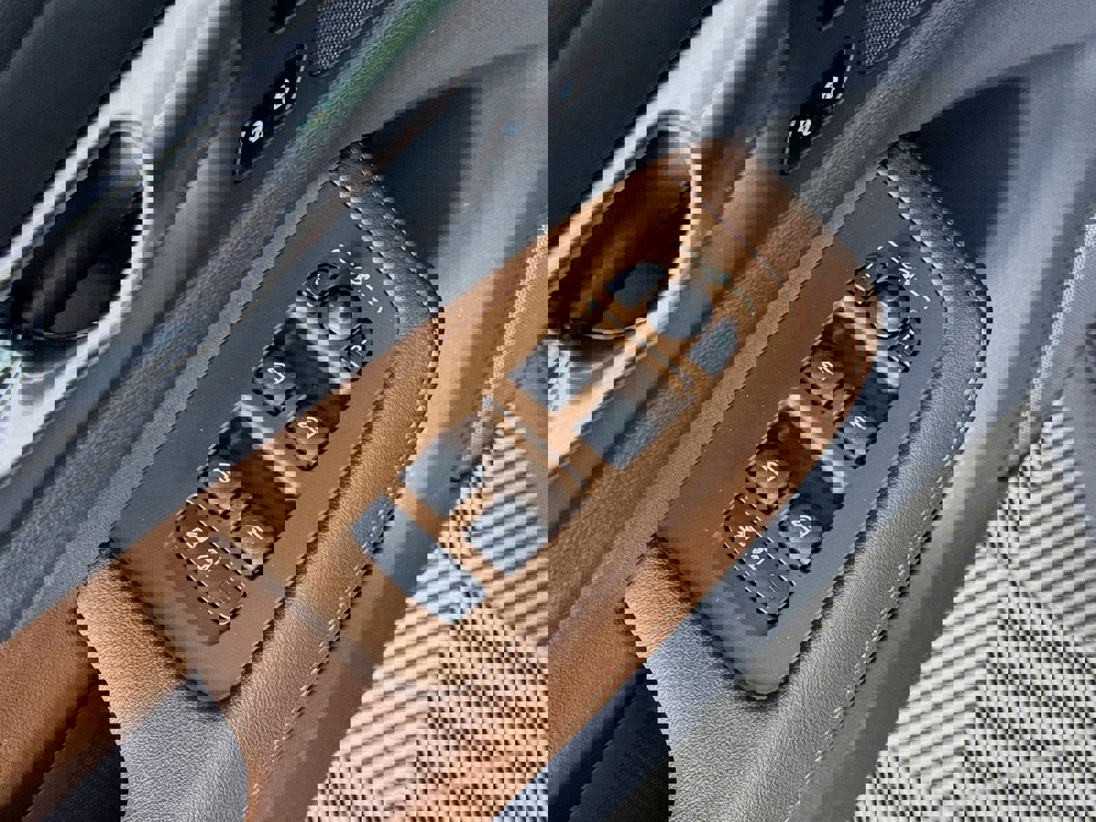 Used 2025 Volvo V60 B5 Cross Country Plus image 21