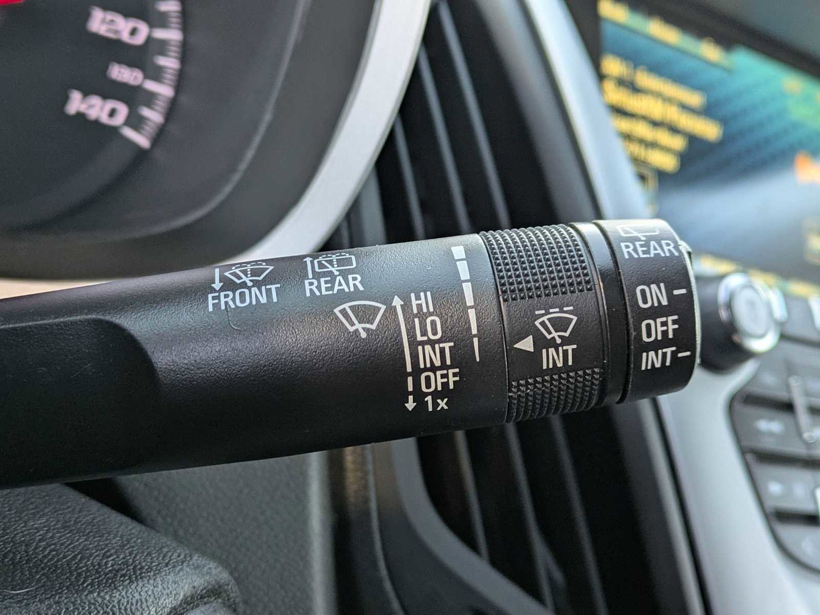 Used 2017 Chevrolet Equinox LT w/ Convenience Package image 24