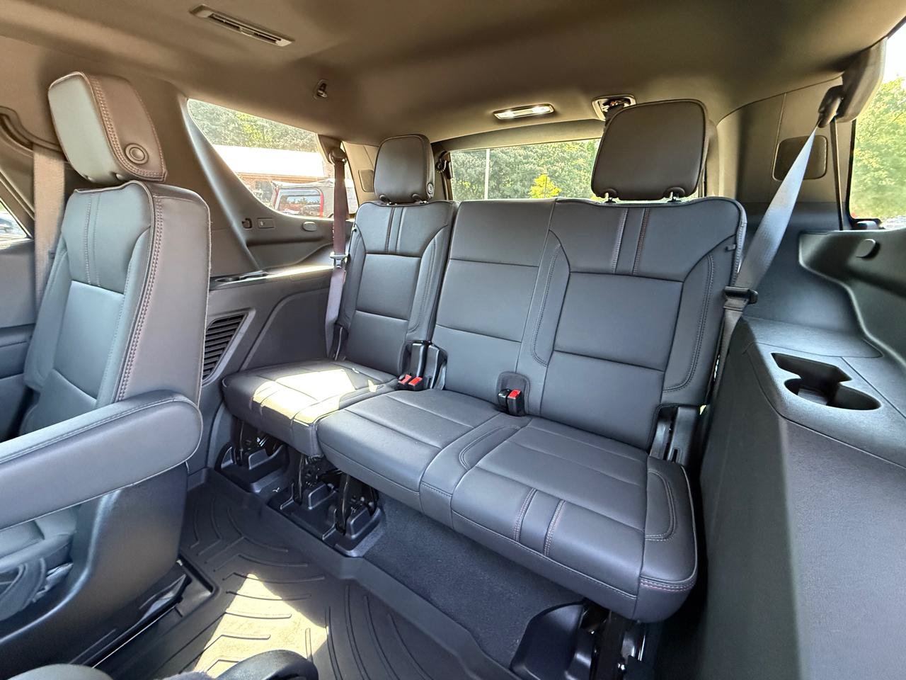 Used 2025 Chevrolet Tahoe RST w/ Comfort Package AWD/4WD image 31