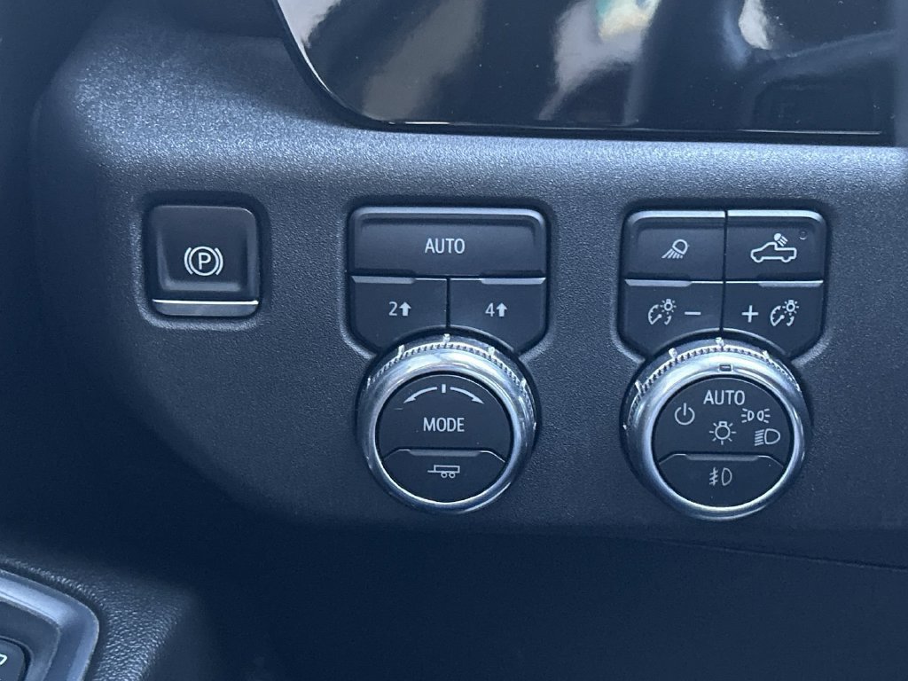 Certified 2025 GMC Sierra 1500 SLT AWD/4WD image 21