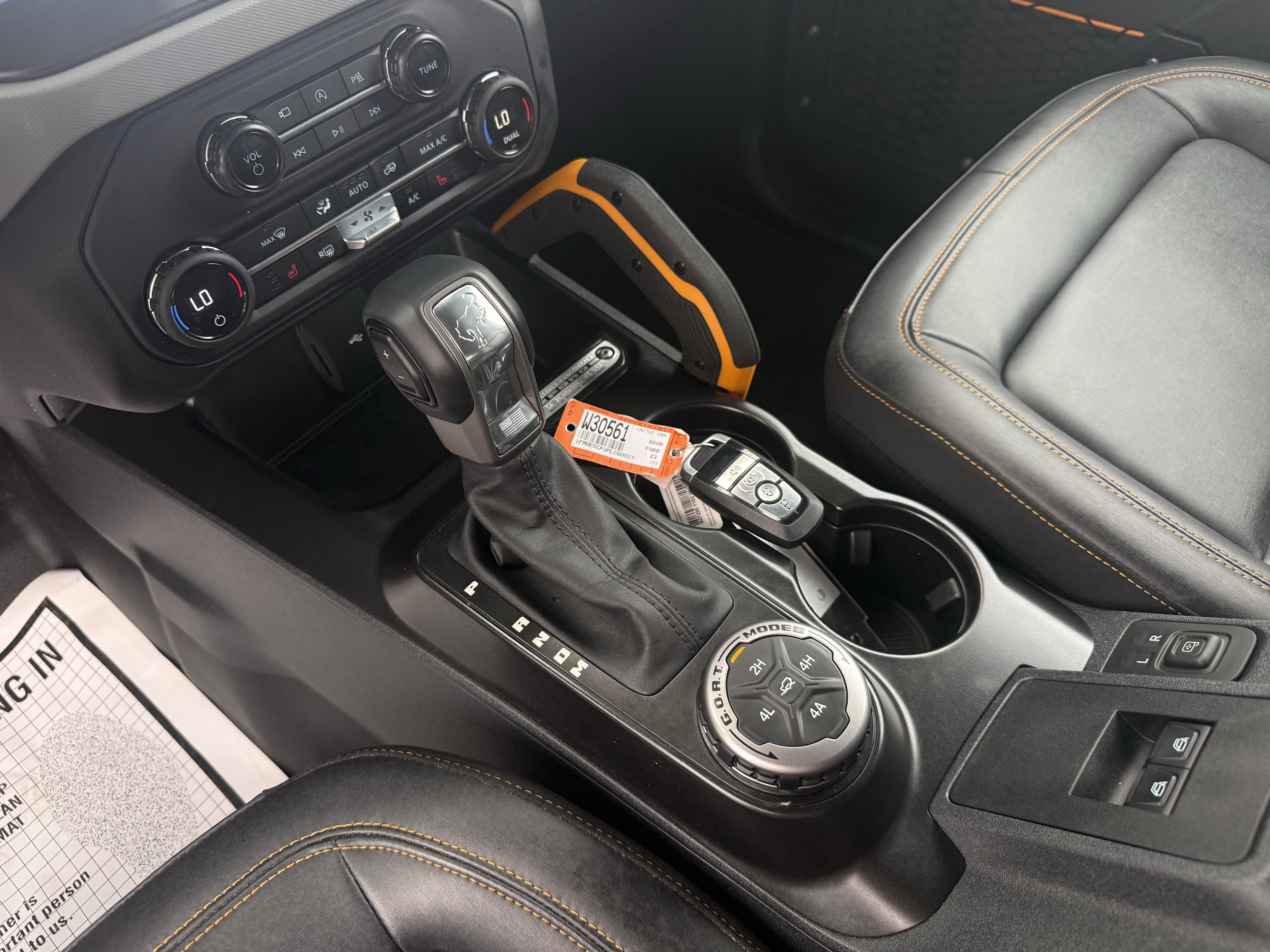 Used 2023 Ford Bronco Badlands image 13