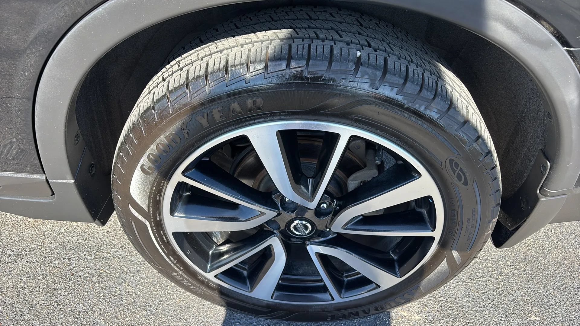 Used 2018 Nissan Rogue SL w/ Premium Package AWD/4WD image 34