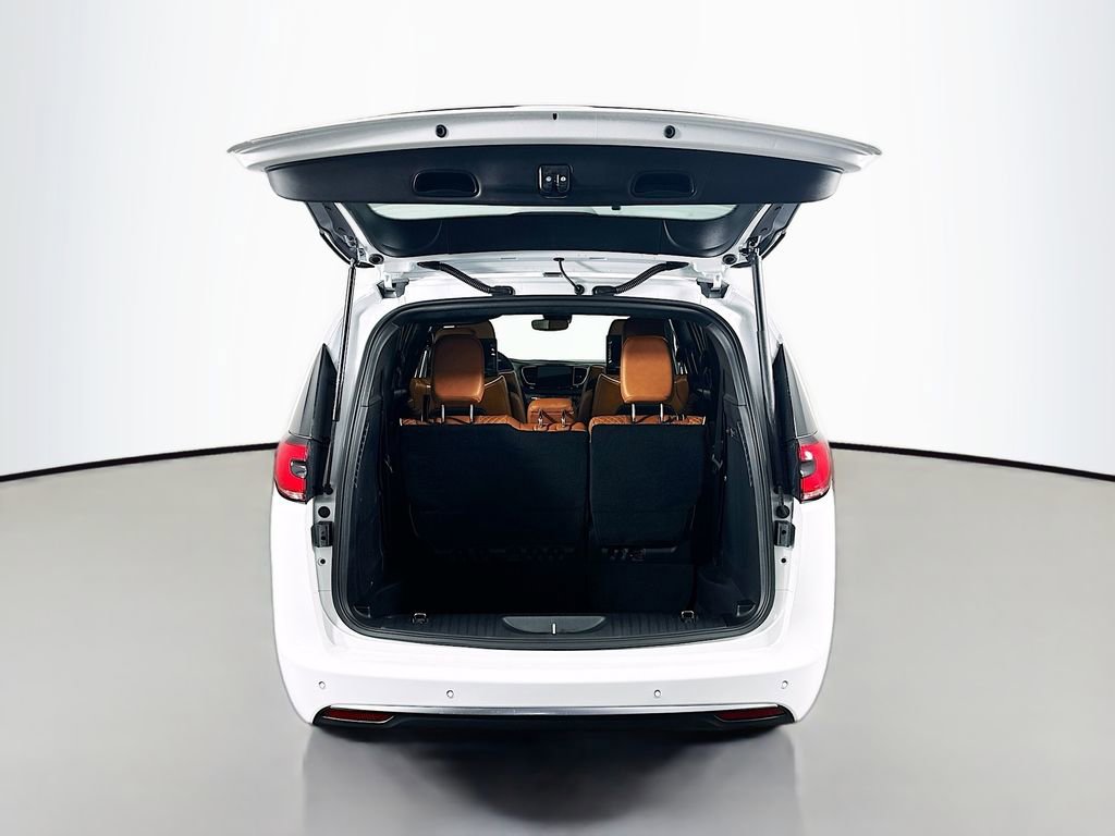 New 2026 Chrysler Pacifica Pinnacle image 16