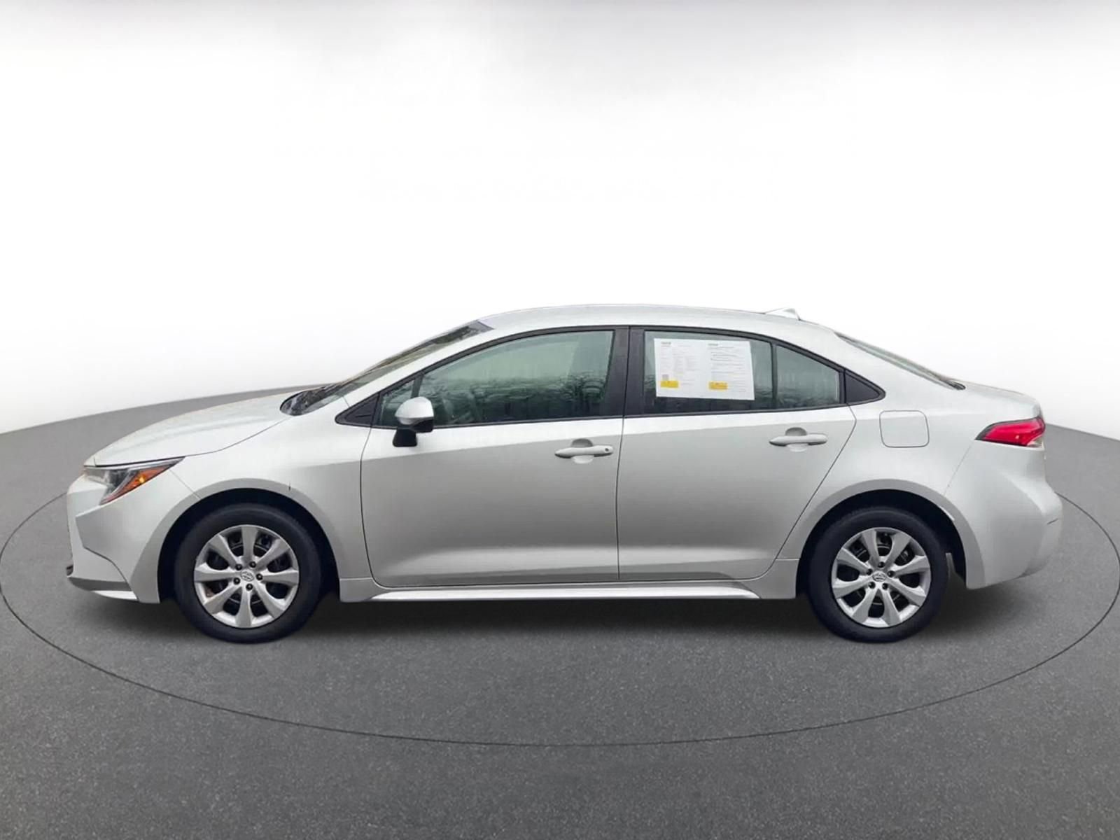 Used 2025 Toyota Corolla LE image 9