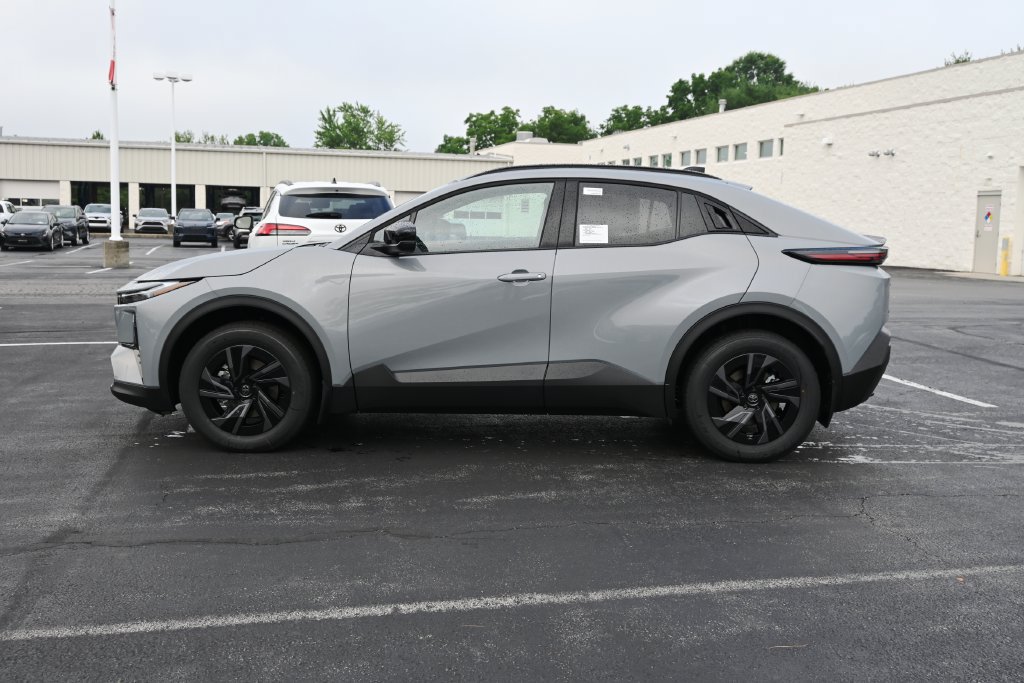 New 2026 Toyota C-HR AWD/4WD image 4