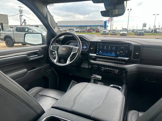 Used 2023 Chevrolet Silverado 1500 LTZ w/ Technology Package AWD/4WD image 16